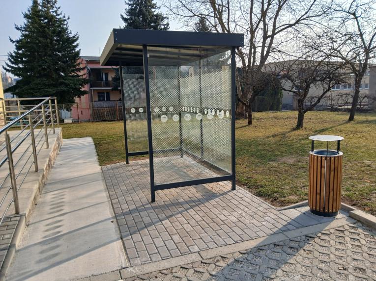 Cyklo/kočíkoprístrešok